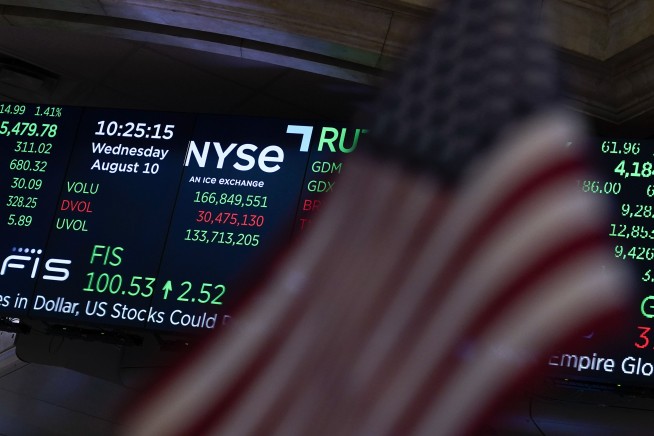 Stocks drift lower, extending losses into 4th straight week