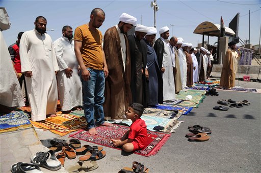 Iraq welcomes US aid to stranded civilians