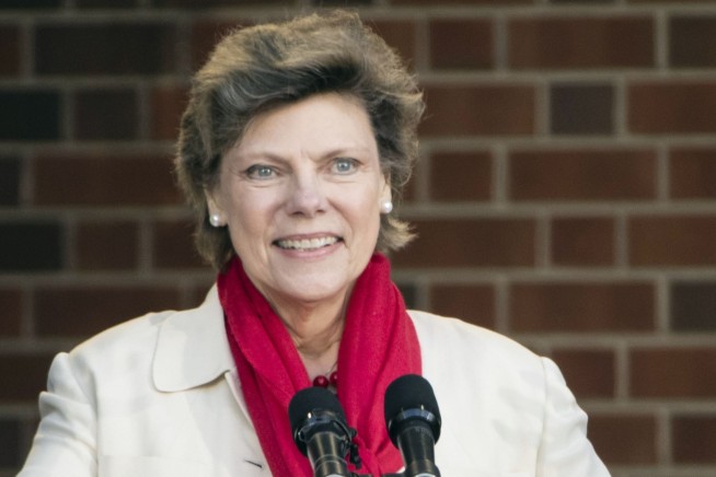 Cokie Roberts, longtime political journalist, dies at 75