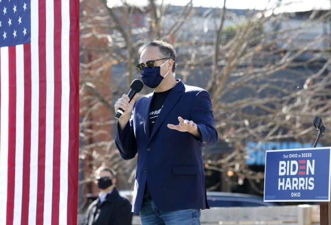 Harris' husband, Doug Emhoff, poised to break stereotypes