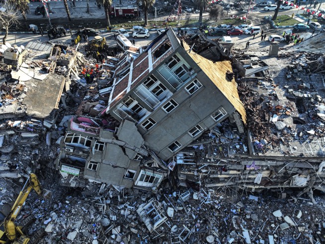 Rescues in Turkey offer moments of relief in quake aftermath