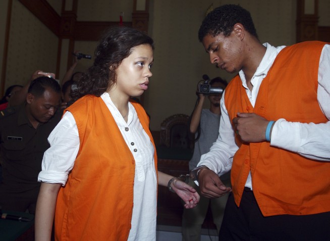 Chicago woman says beau didn't help her kill mom in Bali