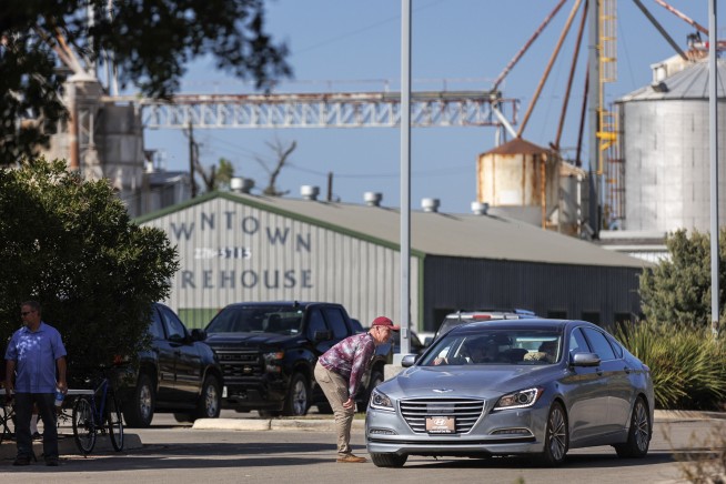 Former Uvalde mayor wins back job as mother whose daughter was killed at Robb Elementary loses bid