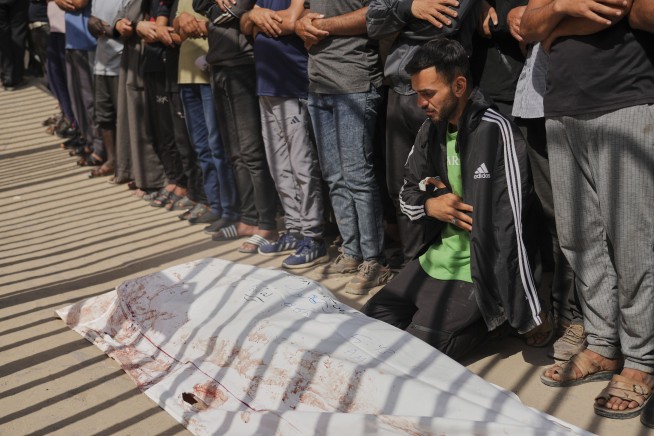 US- and Israeli-backed group pauses food delivery in Gaza after deadly shootings