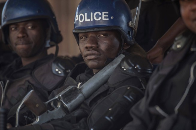 Riots shake Zimbabwean capital as election results delayed