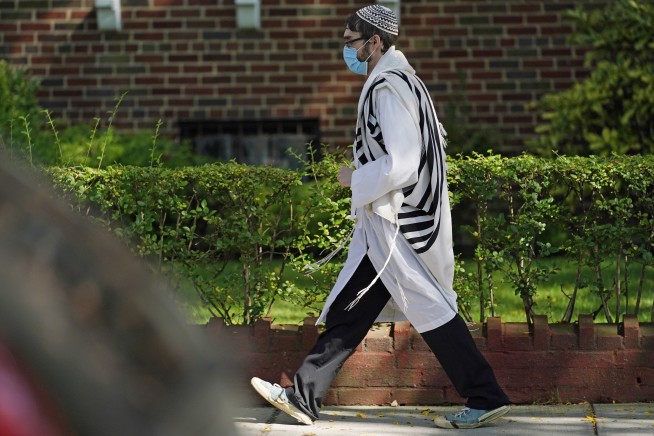 Orthodox Jewish areas in NYC may get virus-related fines