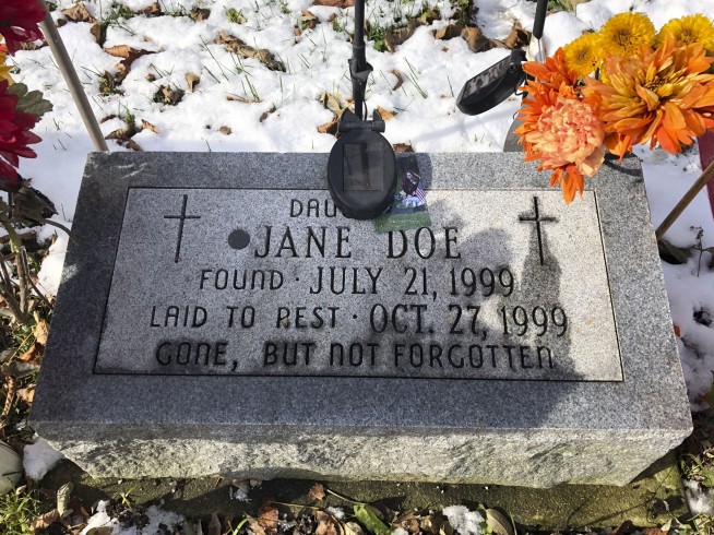 Illinois nurse charged in 1999 beating death of woman