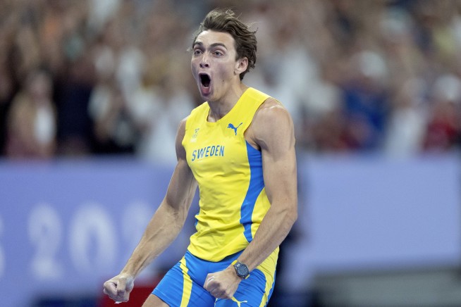 Armand 'Mondo' Duplantis breaks pole vault world record in gold-medal performance at Olympics
