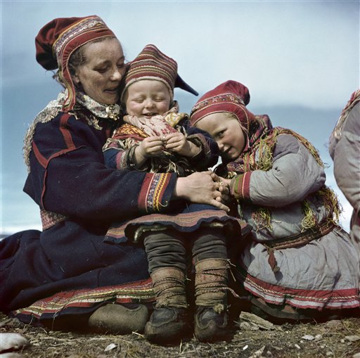 Rarely seen color photos by Robert Capa in Budapest exhibit