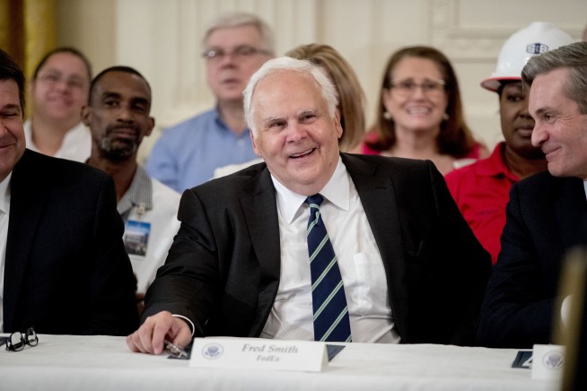 FedEx Corp. founder Fred Smith will step down as CEO in June