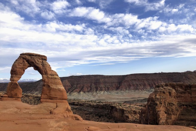 A Texas man on a trip to spread his dad's ashes died of heat stroke in Utah's Arches National Park