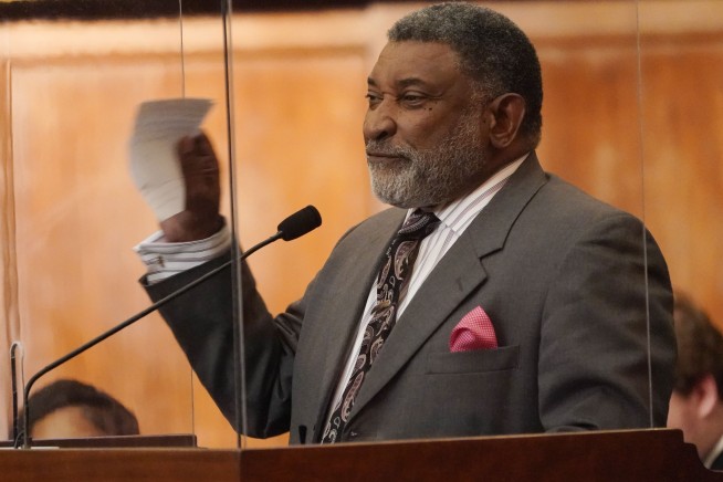 Talk about race: Mississippi House passes bill to set limits