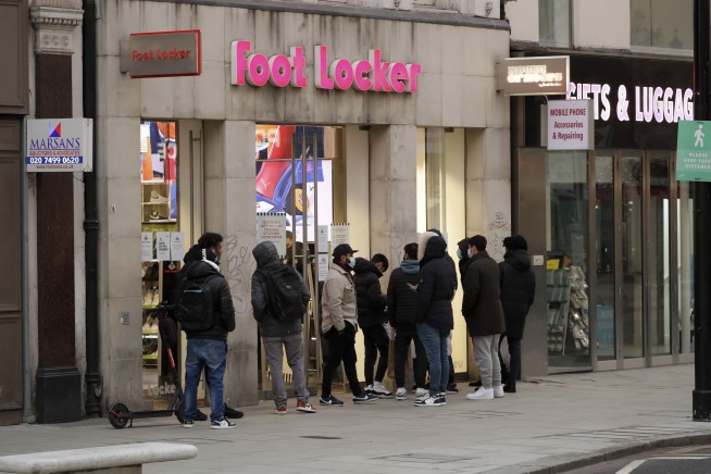 UK authorizes Pfizer coronavirus vaccine for emergency use