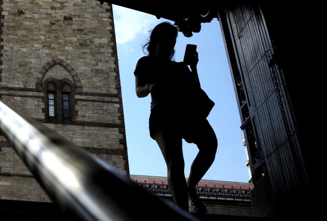 Trump signs law to reduce robocalls, though they won't end