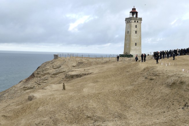 Danes try to move 120-year-old lighthouse from eroding coast
