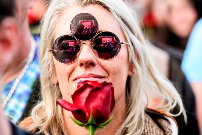 Thousands of fans celebrate life of legendary Grateful Dead guitarist Bob Weir in San Francisco