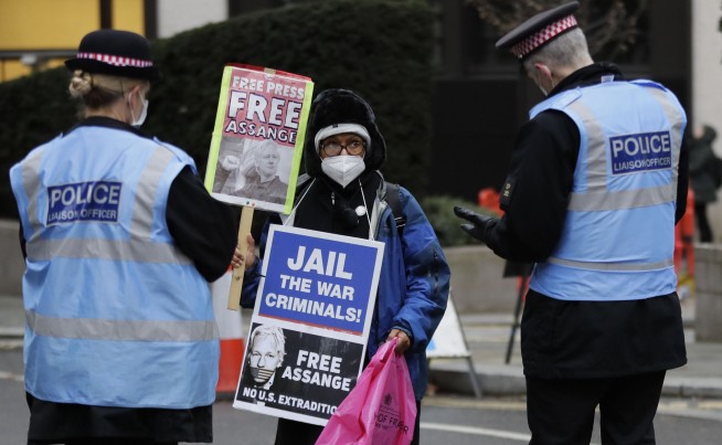 UK judge refuses extradition of WikiLeaks founder Assange