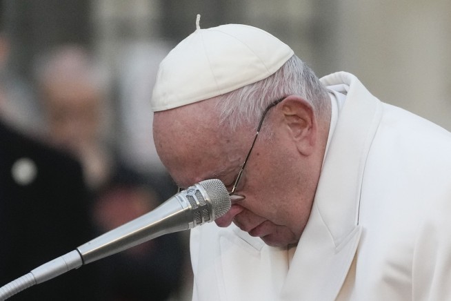 Pope weeps in Rome as he prays for peace in Ukraine