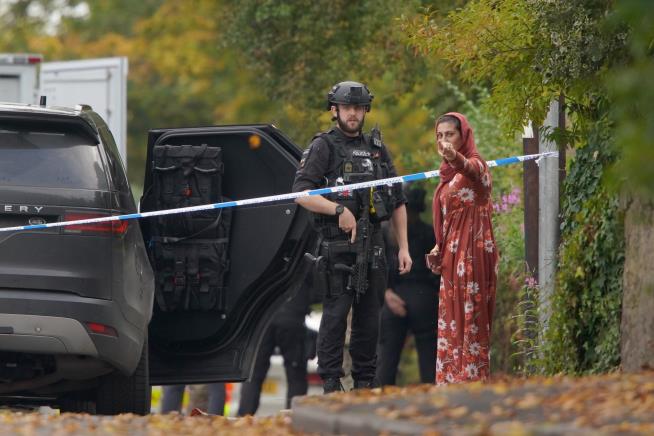 Man kills 2 in car ramming and stabbing attack at English synagogue on Jewish holy day