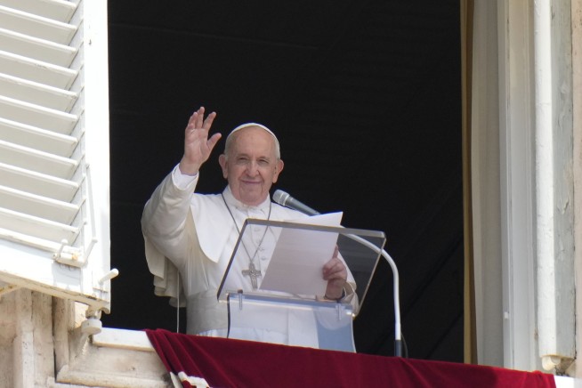 Pope Francis goes to Rome hospital for intestinal surgery
