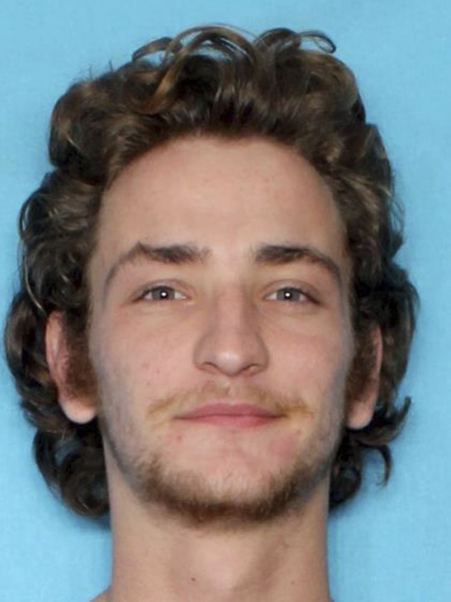 Search on for Louisiana man suspected in 5 deaths