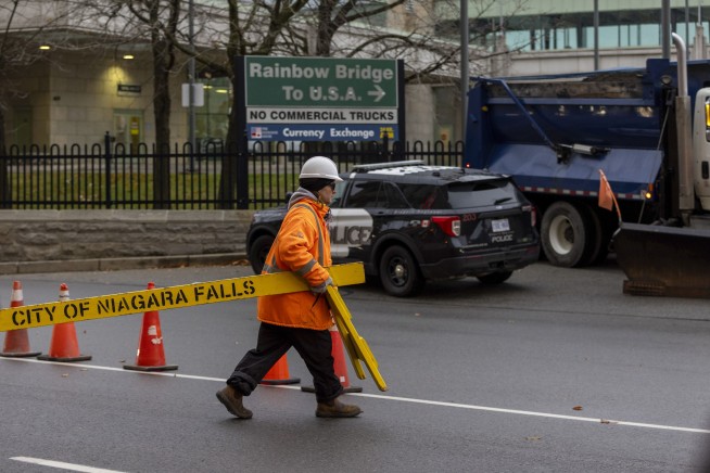 Victims in Niagara Falls border bridge crash identified as Western New York couple