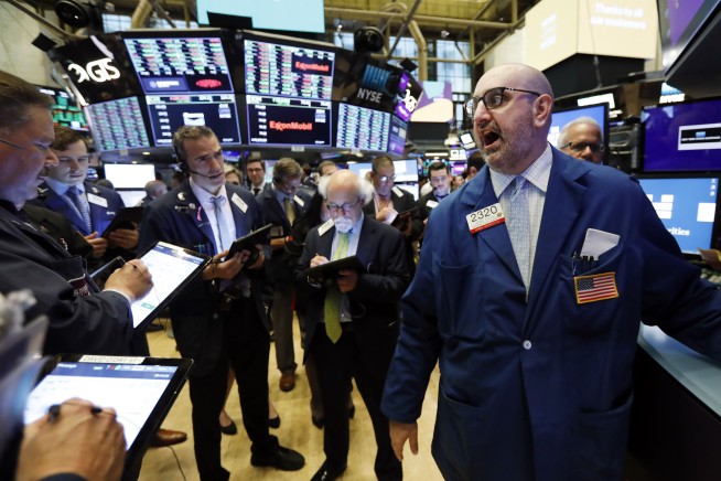 US stocks climb, sending S&P 500 index toward a new high