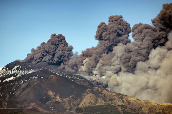 Quake from Mount Etna volcano jolts Sicily; 10 injured
