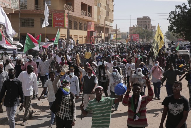 Sudan’s PM announces resignation amid political deadlock