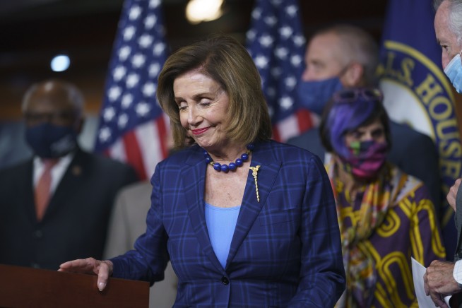 Pelosi, Democrats call on Biden to extend eviction ban