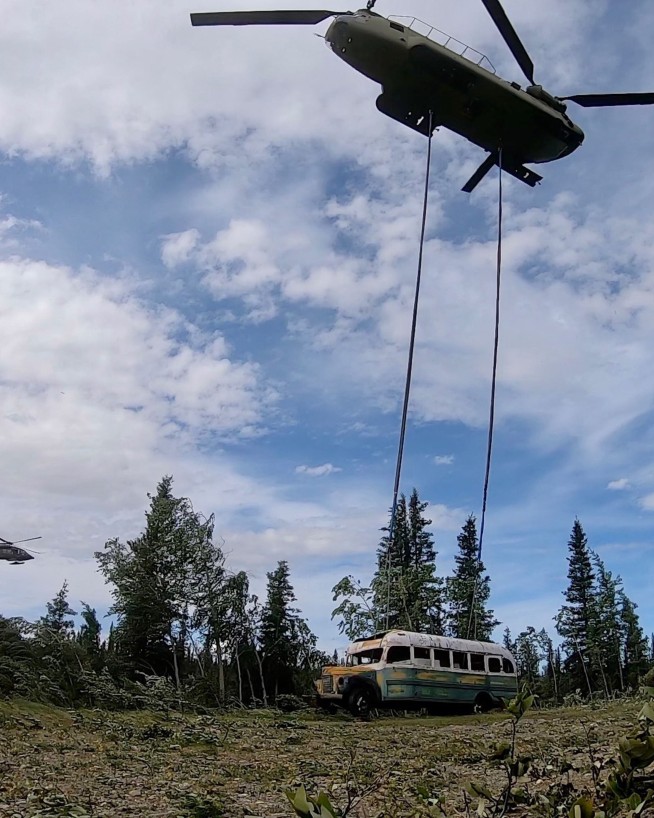 'Into the Wild' bus removed from Alaska backcountry