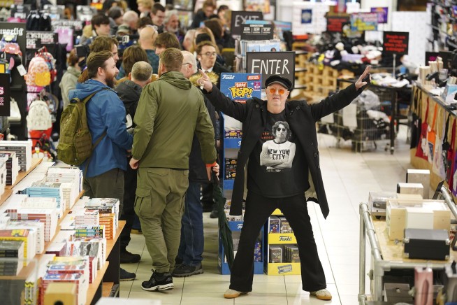 Listen to the last new Beatles song with John, Paul, George, Ringo and AI tech: 'Now and Then'