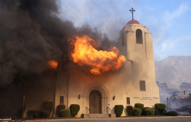 Hollywood Hills fire breaks out as deadly wildfires burn out of control across Los Angeles area