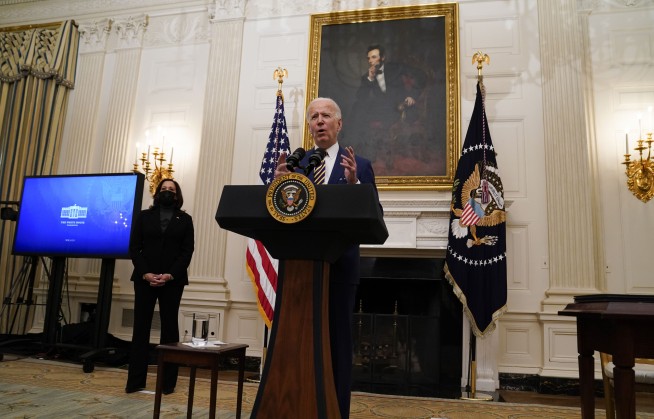 Biden's choice on econ aid: Deal with GOP or go for it all