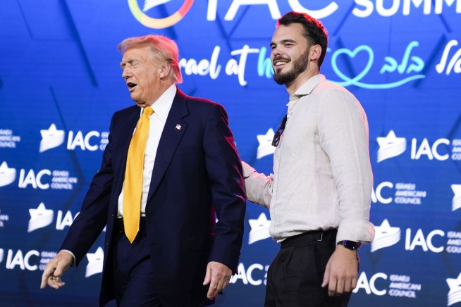 Trump vows to be 'best friend' to Jewish Americans, as allegations of ally's antisemitism surface