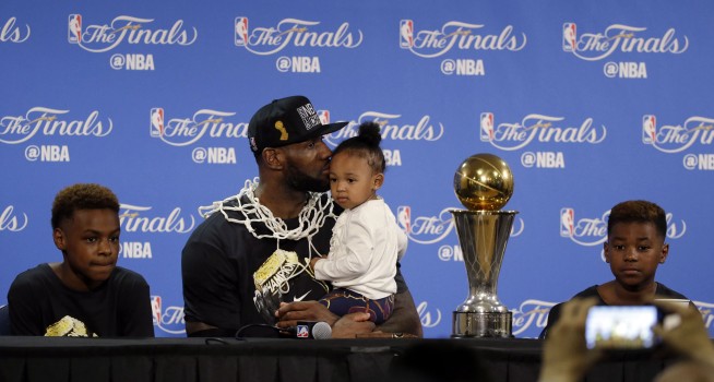 LeBron ends the debate, no one can deny his greatness now