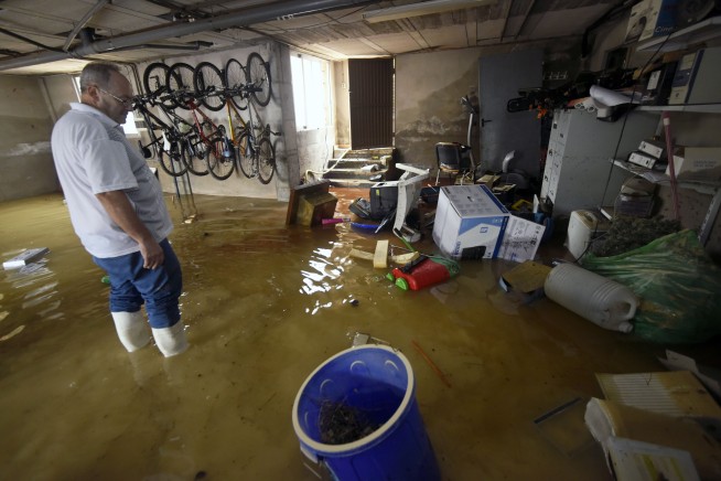 Death toll rises to 6 in torrential rains in southeast Spain