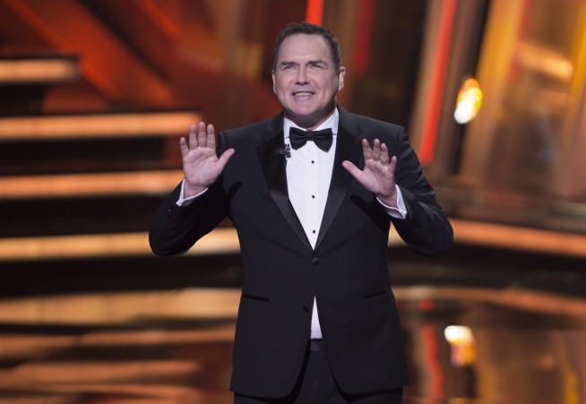 O'Brien, Carrey, Dole praise 'comedy genius' Norm Macdonald