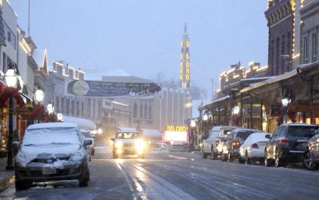 Deadly storm moves cross country taking aim at Northeast