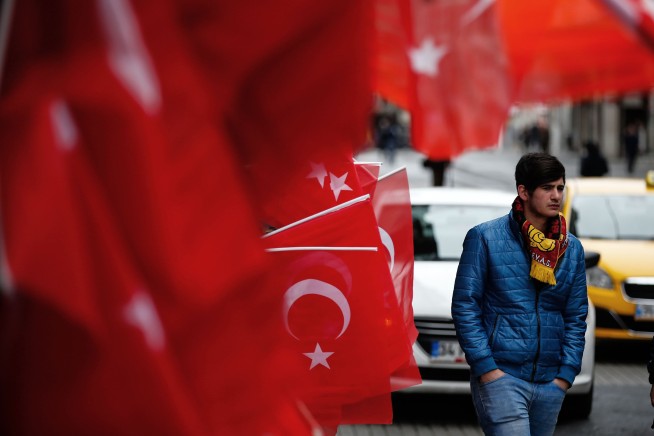 Istanbul bomber identified as militant with IS links