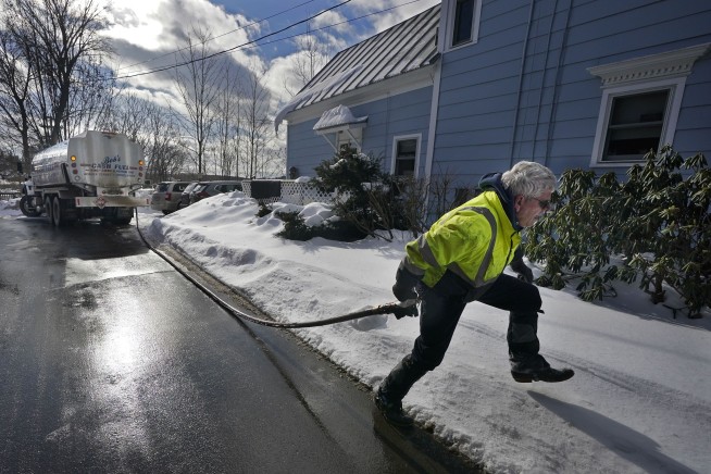 US added a strong 517,000 jobs in January despite Fed hikes