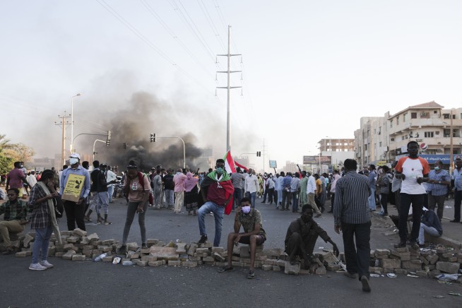Sudanese rally against army tightening grip on power; 5 dead