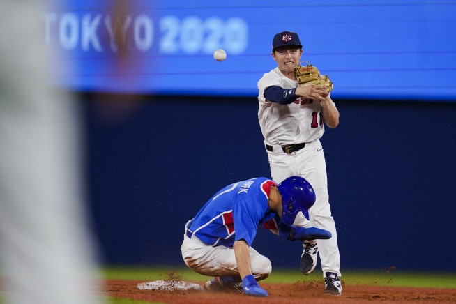 Alvarez a summer-winter medalist, US reaches baseball final
