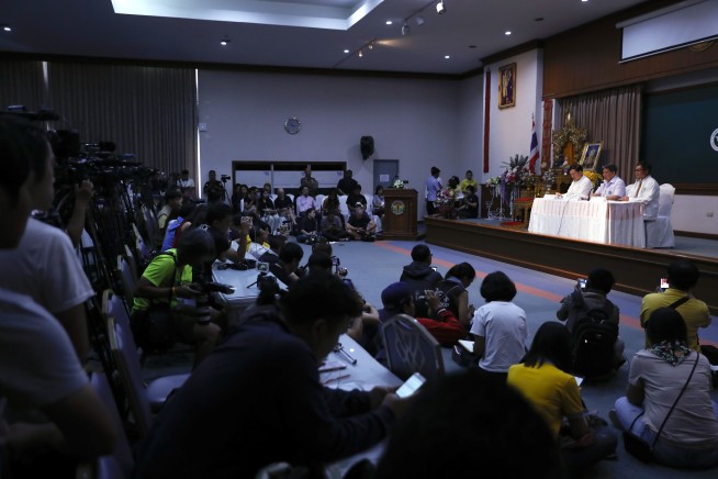 9th boy rescued from flooded cave in northern Thailand