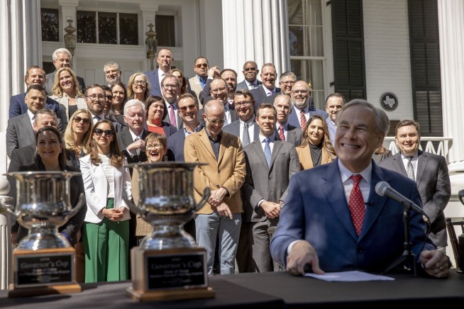Texas primary: O'Rourke wins Dem nomination for governor