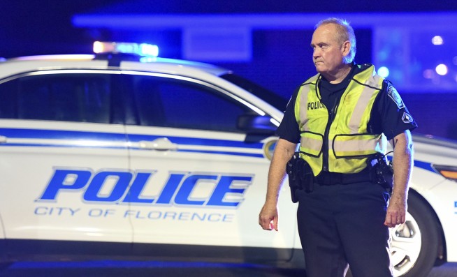 7 officers shot, 1 fatally, serving warrant in S. Carolina