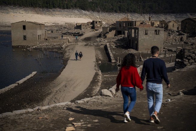 Dry winter drains reservoirs, ruins crops in Spain, Portugal
