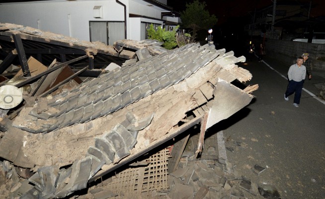 Strong quake kills 9, injures more than 800 in Japan