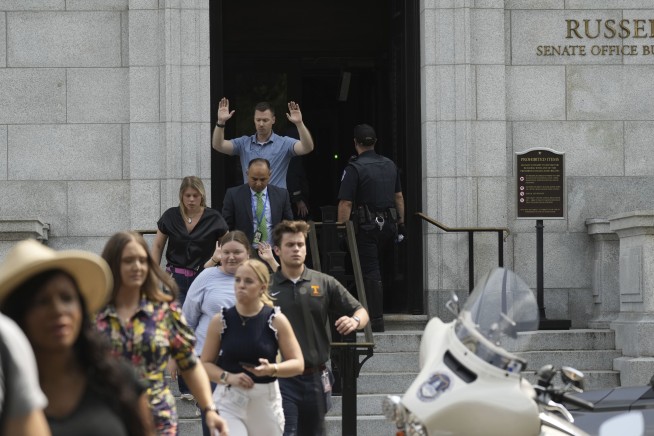 Police search Senate office buildings after report of active shooter; later declare it a false alarm