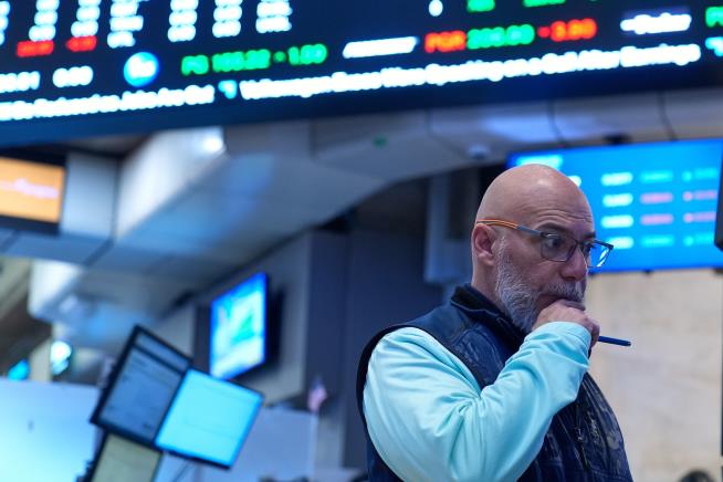 US stock market remains calm, even as oil prices rise